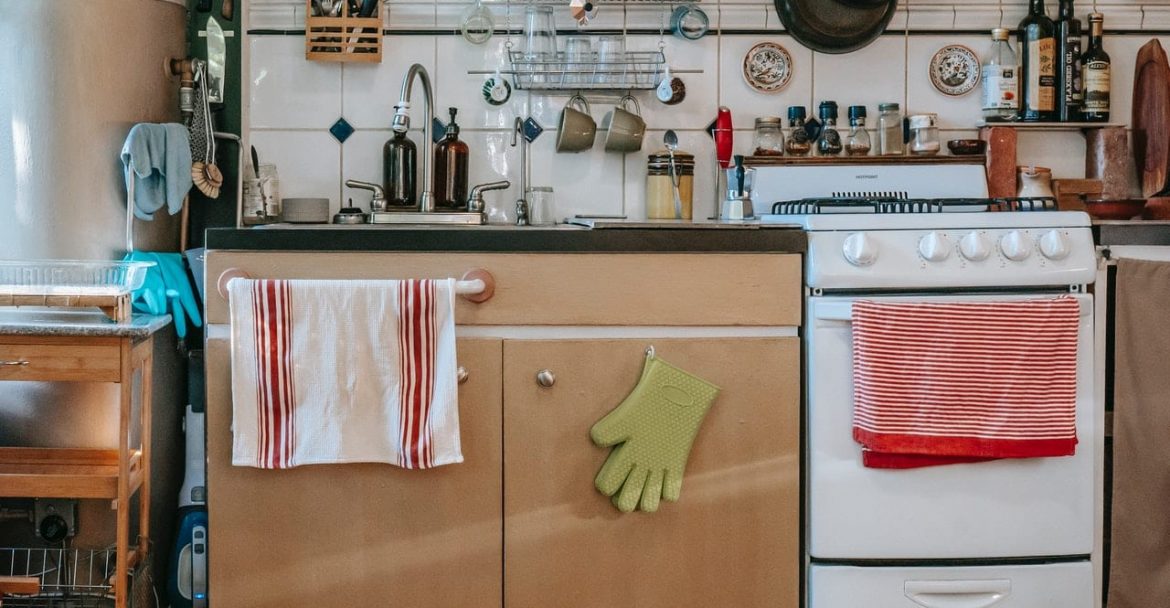 Top 5 Kitchen Cleaning Tips While Cooking