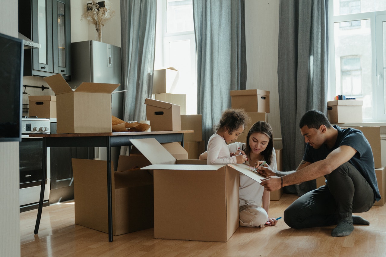 4 Essential Chores When Moving into a New Home